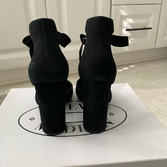 Heels - Picture 3 of 5